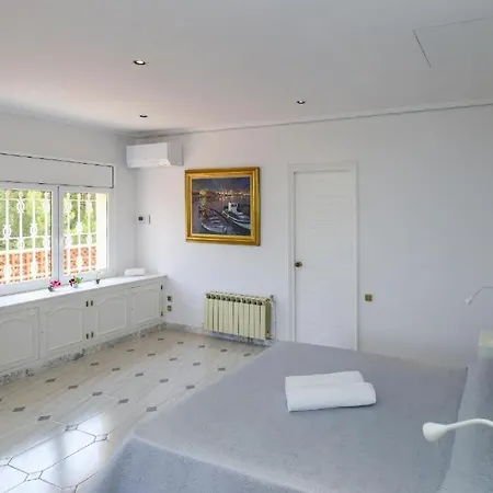 Spacious Private With Pool In * Salou