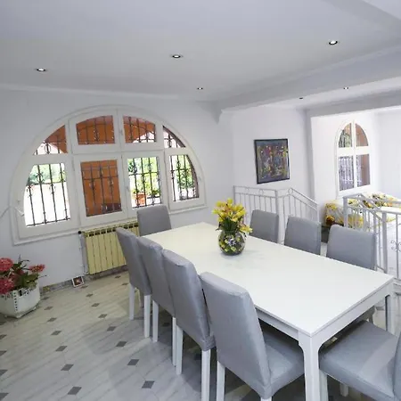 Spacious Private With Pool In *