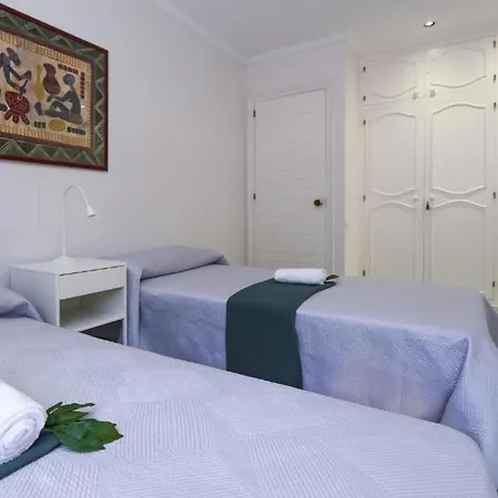 Spacious Private With Pool In Vil·la Salou
