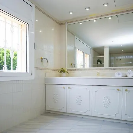 Spacious Private With Pool In * Salou
