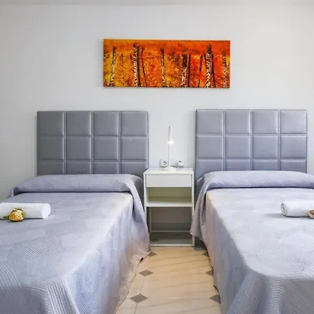 Spacious Private With Pool In * Salou