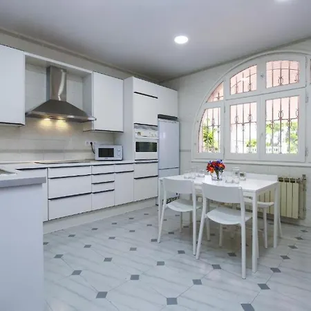 Spacious Private With Pool In * Salou