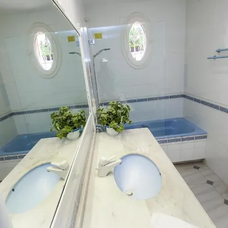 Vil·la Spacious Private With Pool In