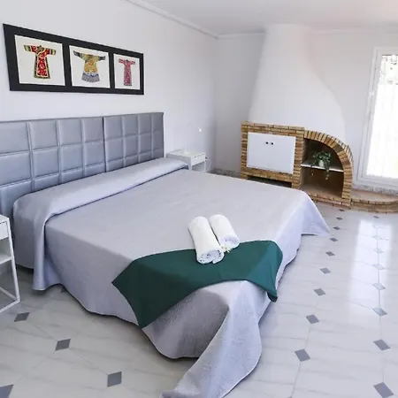 Spacious Private With Pool In Villa *